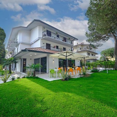 Hotel Vittoria Sirmione Esterno foto