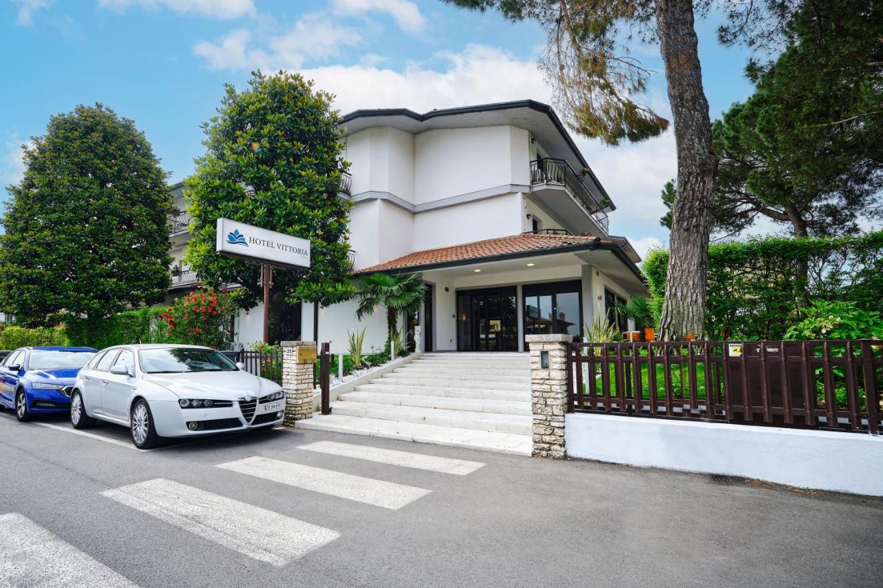 Hotel Vittoria Sirmione Esterno foto