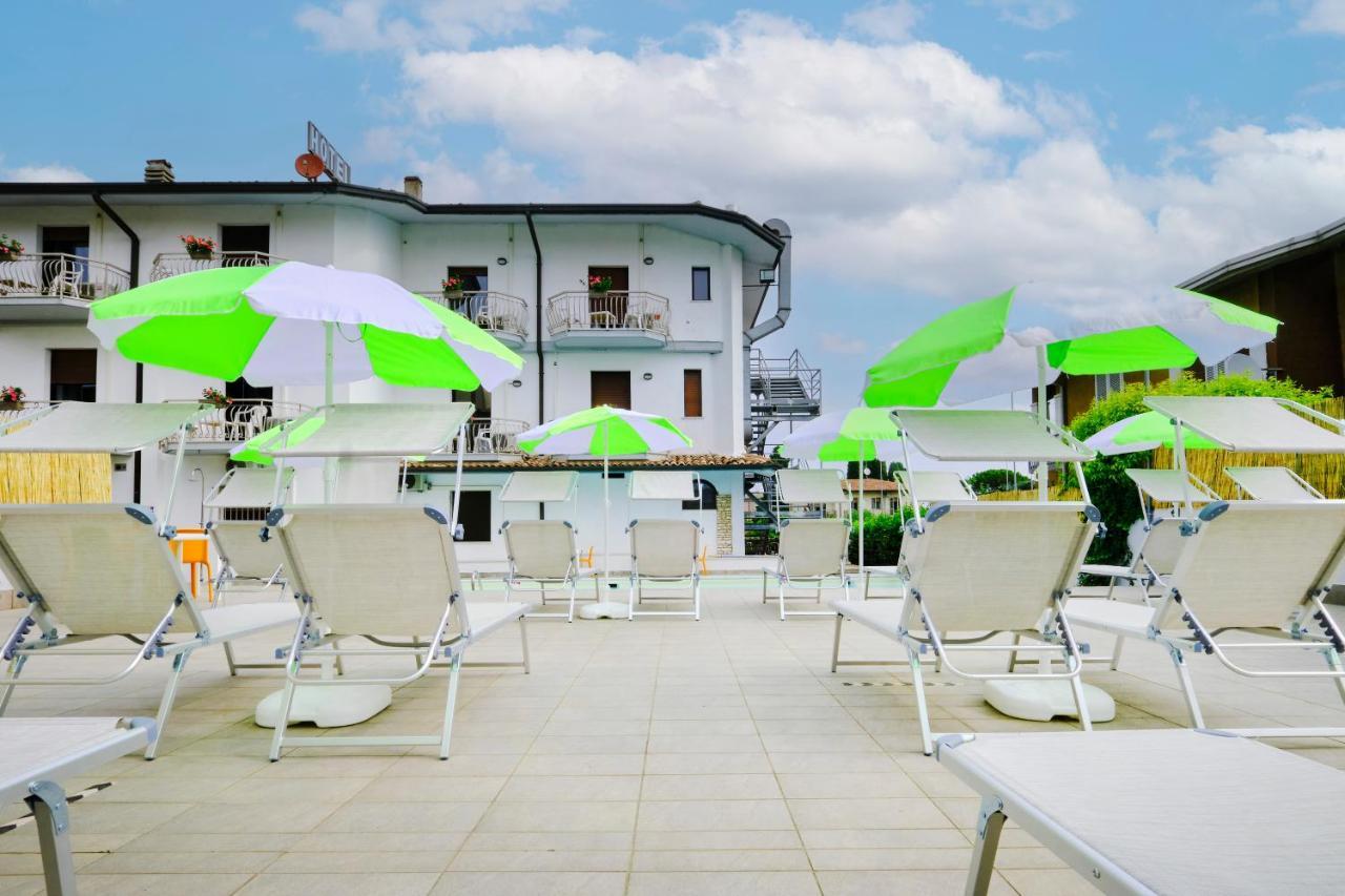 Hotel Vittoria Sirmione Esterno foto