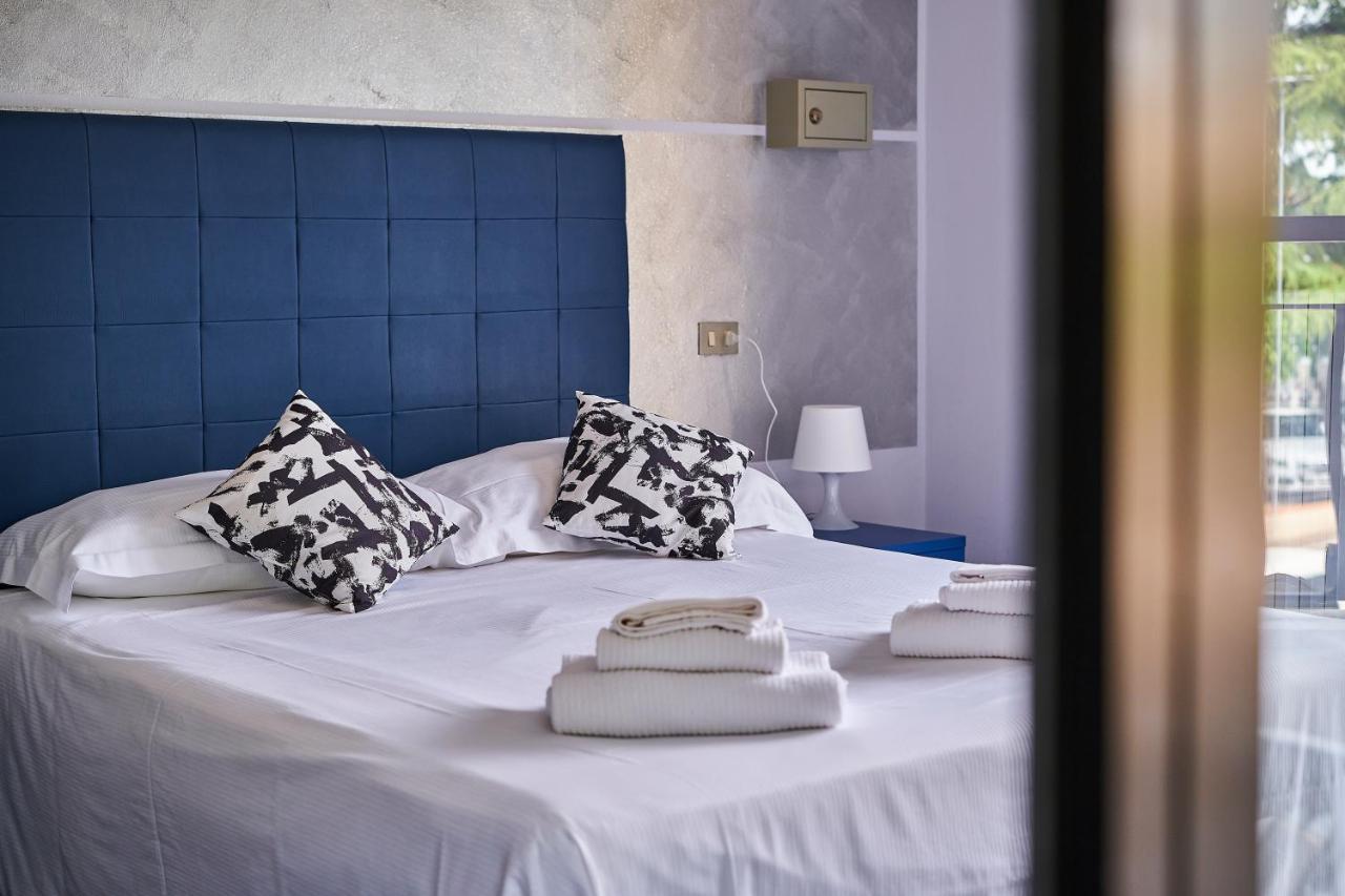 Hotel Vittoria Sirmione Esterno foto