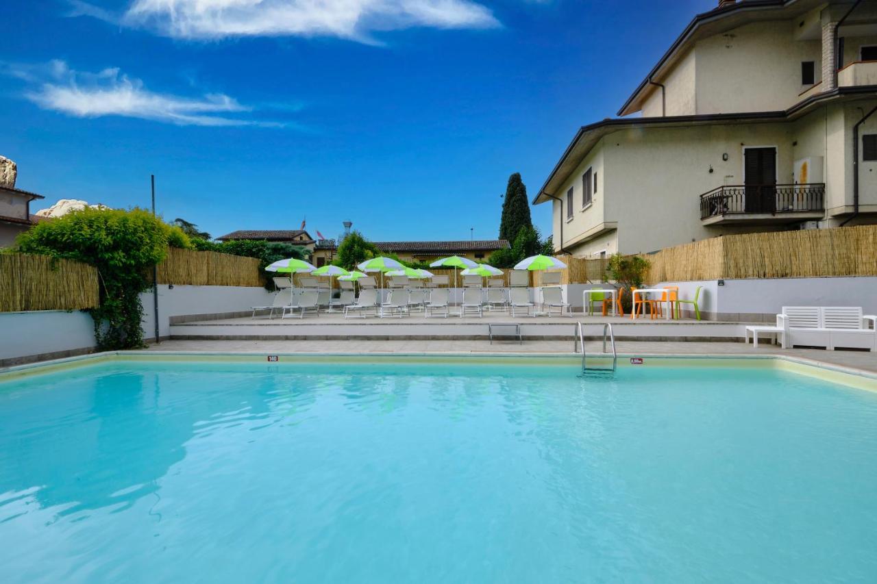 Hotel Vittoria Sirmione Esterno foto