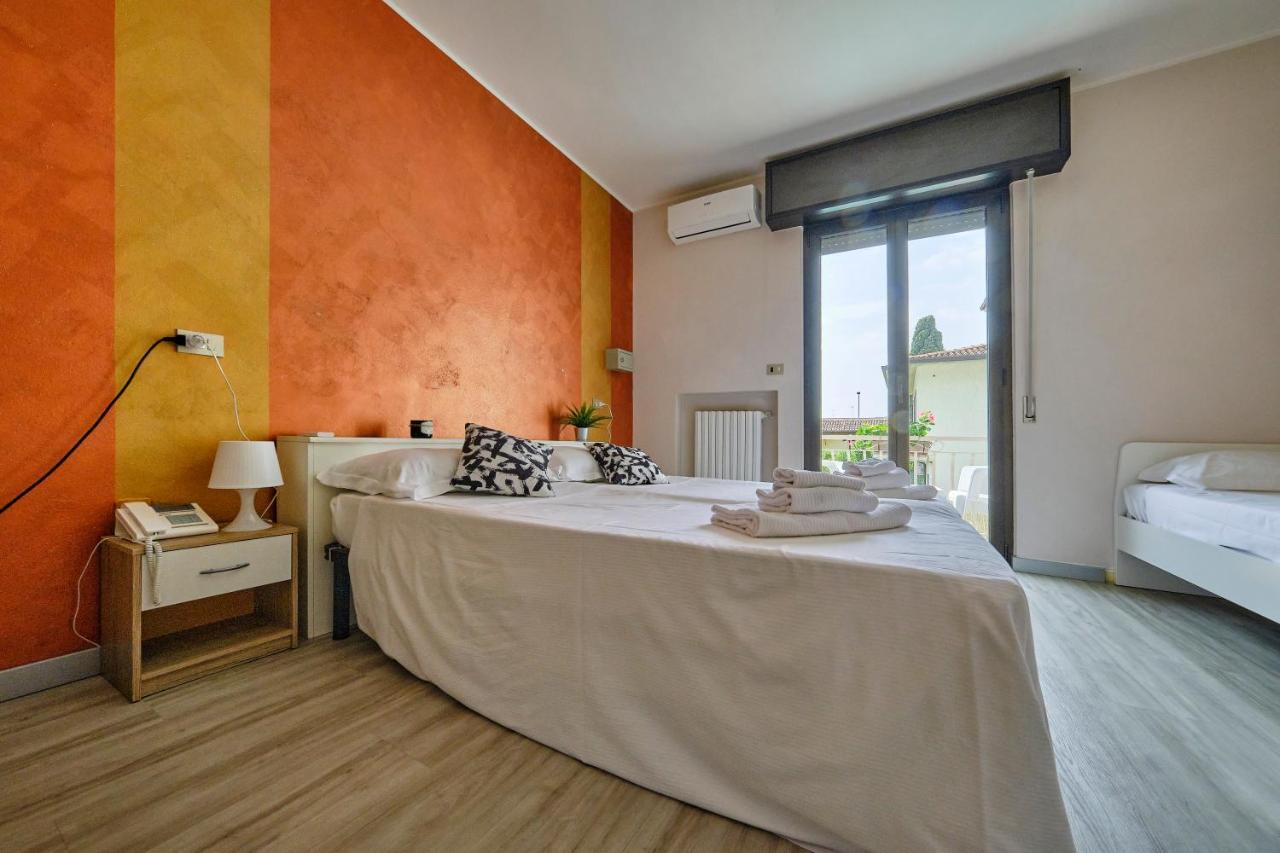 Hotel Vittoria Sirmione Esterno foto