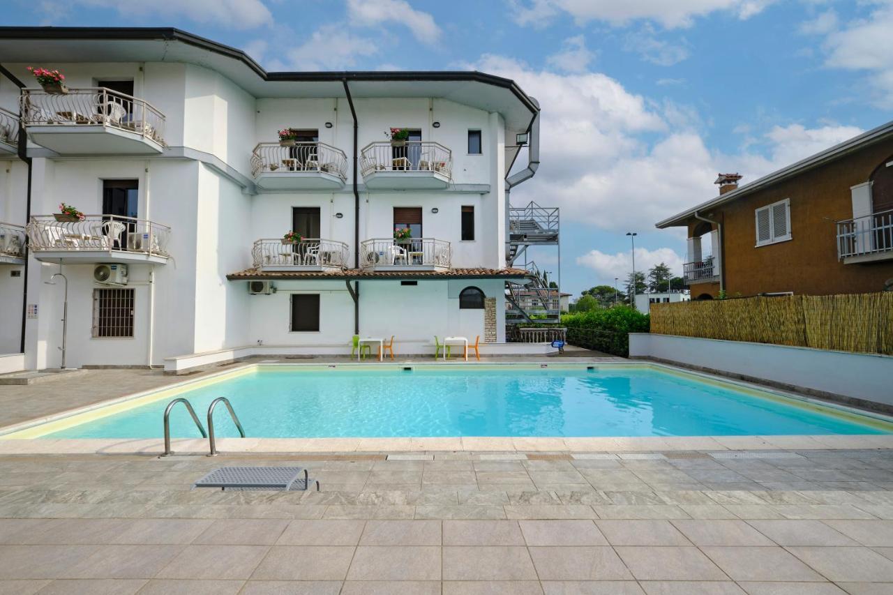 Hotel Vittoria Sirmione Esterno foto