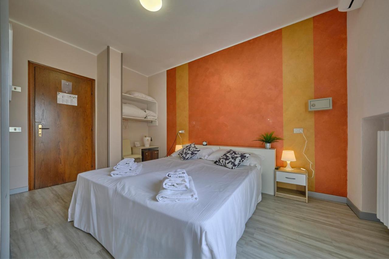 Hotel Vittoria Sirmione Esterno foto