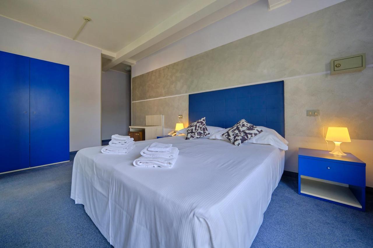 Hotel Vittoria Sirmione Esterno foto